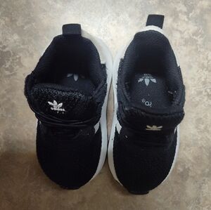 Adidas Black and White Sneakers with Three-Stripe Design Size 5k Baby